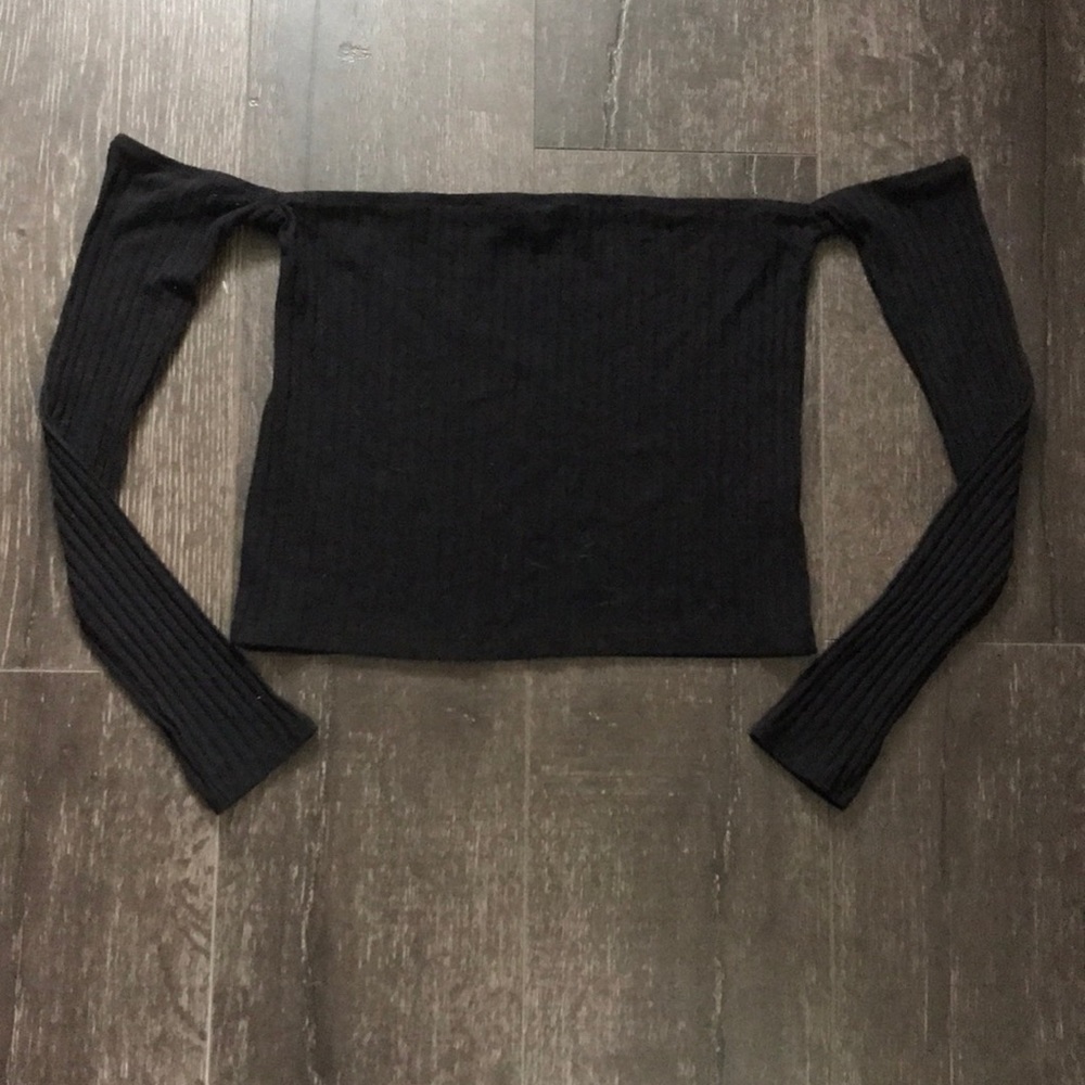 GENTLY WORN KENDALL& KYLIE belly shirt